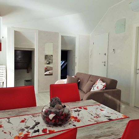 Casaviva - Casa Vacanze A Ceriale Con Terrazza Exterior foto
